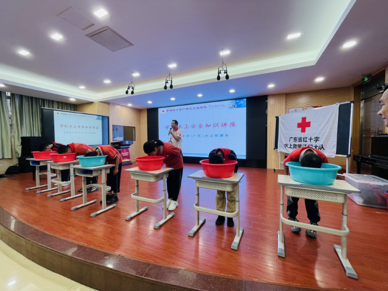1.1(紫沙小学开展防溺水宣传教育).jpg