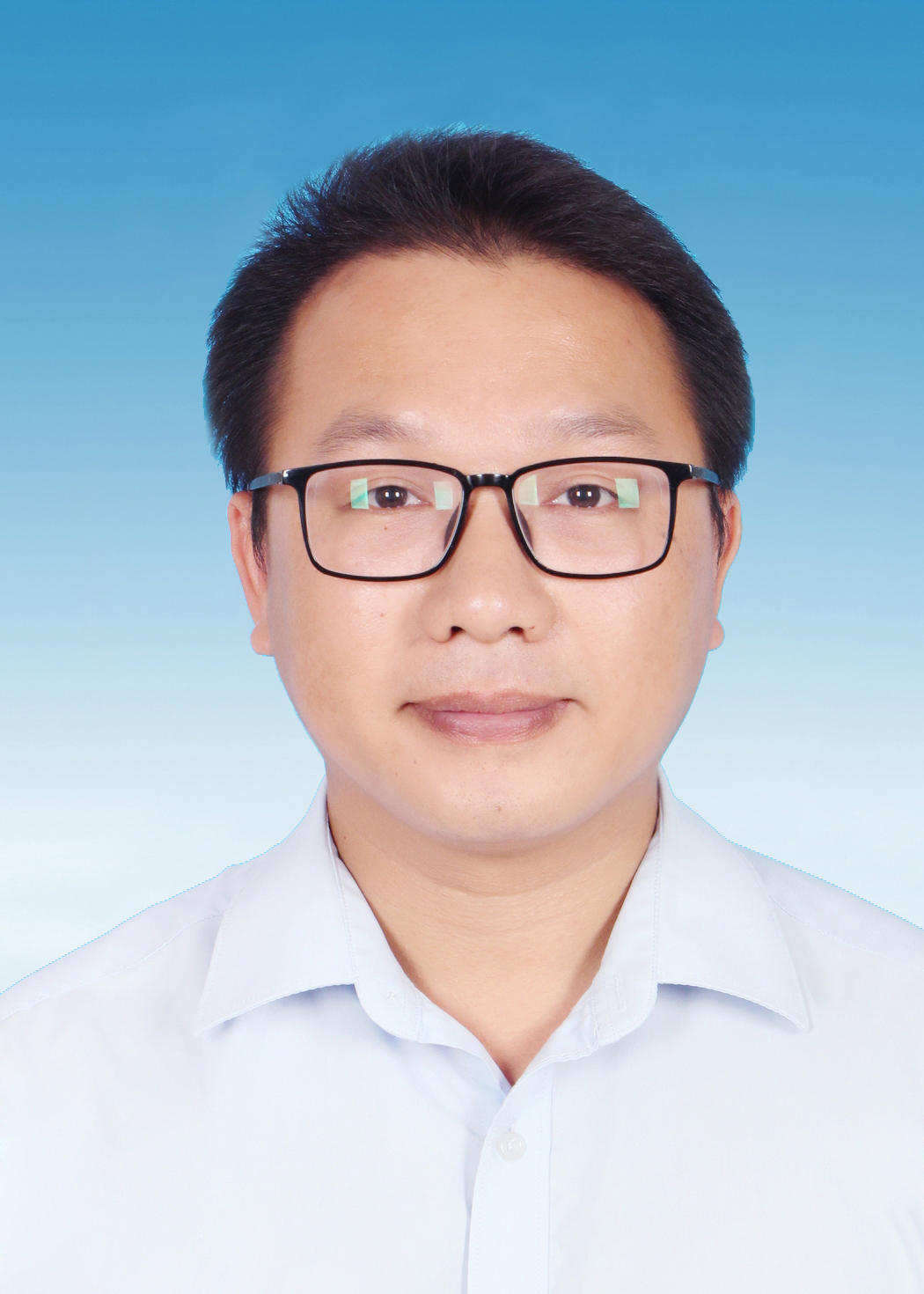 黄尔明.jpg