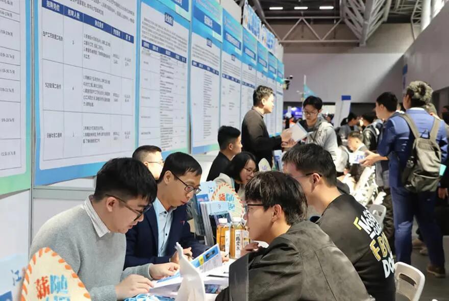 【奋战“百千万工程”】蓬江区打造“四位一体”人才就业服务体系 助力“百千万工程”高质量发展