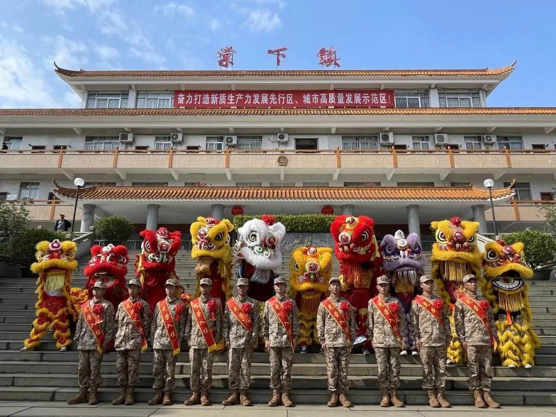 披红戴花踏征程！蓬江欢送新兵入伍