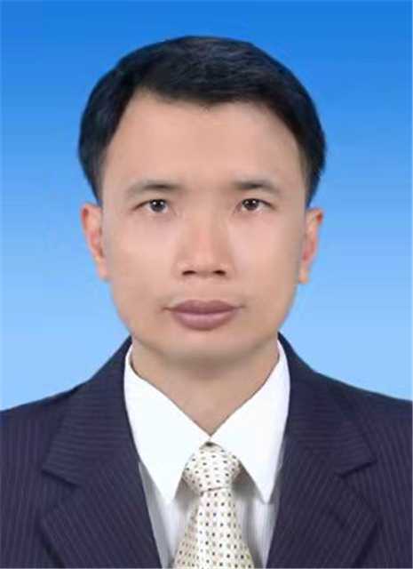 吕毅照片.jpg