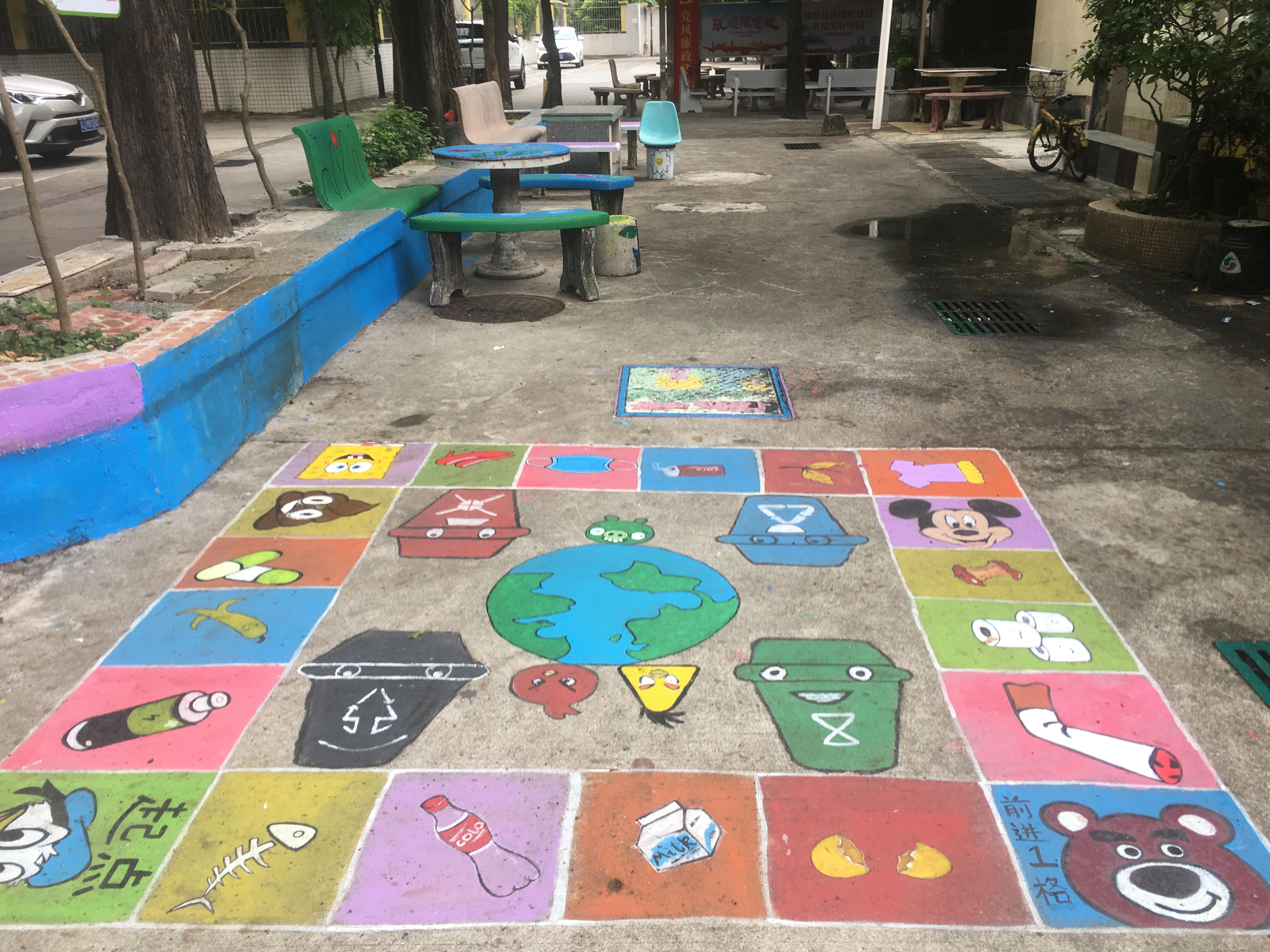 分类涂鸦再亮相绘出垃圾分类新时尚