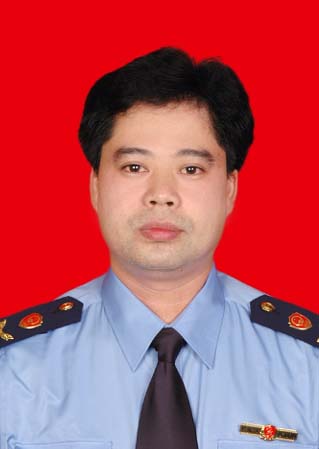 容育新.jpg
